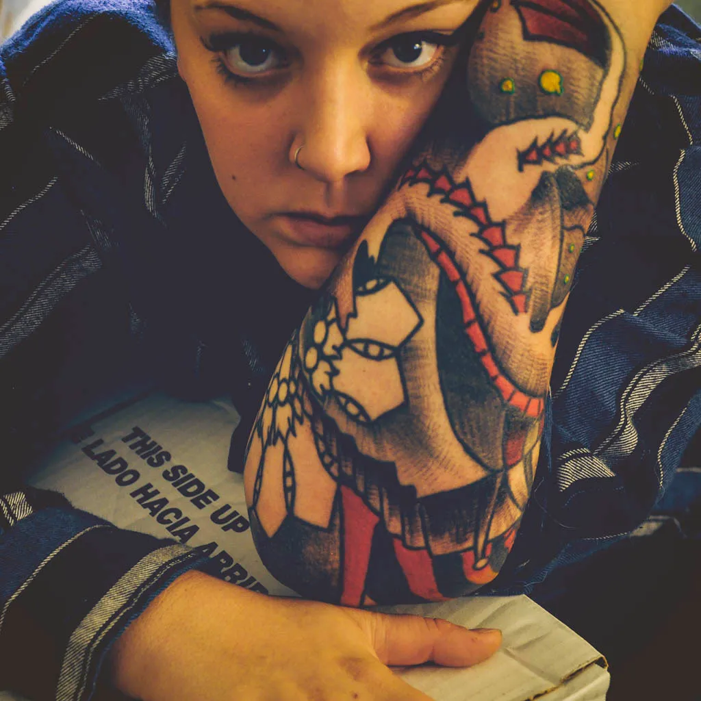 Mano que habla, Mano · detalle fino. Tatuaje de muestra.